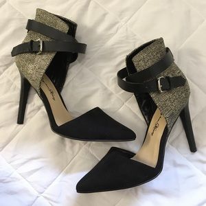 Penny Loves Kenny black/white ankle strap heels